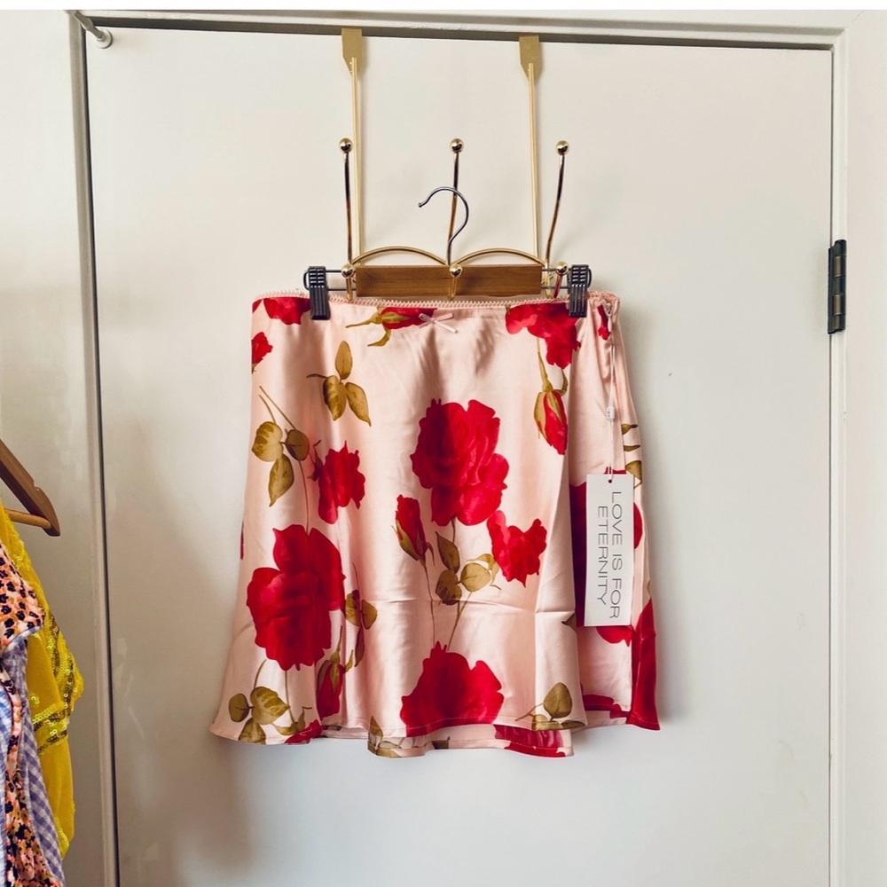 🌹Floral Skirt - Red and Pink NWT